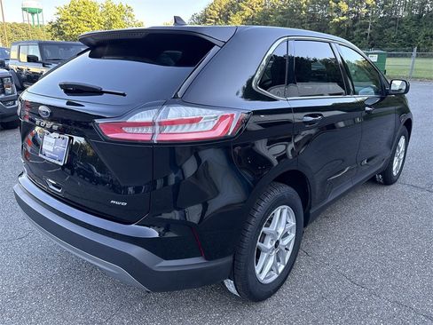 Used 2024 Ford Edge SEL image 7