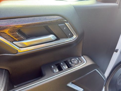 Used 2024 GMC Sierra 1500 Elevation image 9