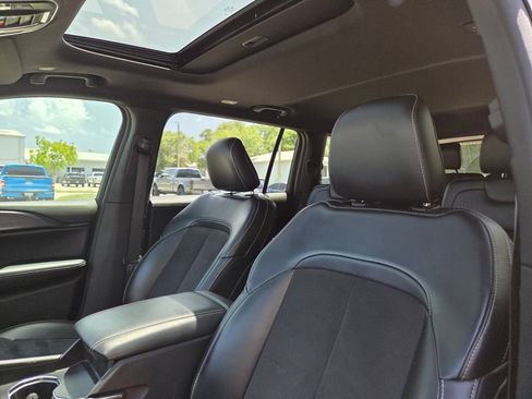 Used 2024 Jeep Grand Cherokee L Altitude RWD image 29