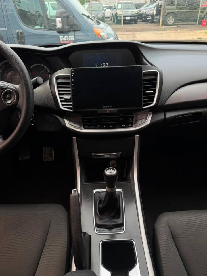 Used 2015 Honda Accord LX image 22