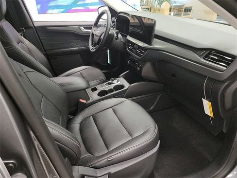 New 2025 Ford Escape SE image 11