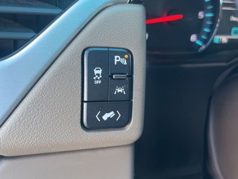 Used 2019 GMC Yukon XL SLT w/ Open Road Package image 14