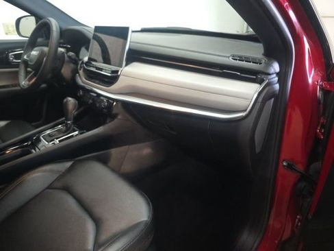 Used 2024 Jeep Compass Limited image 5