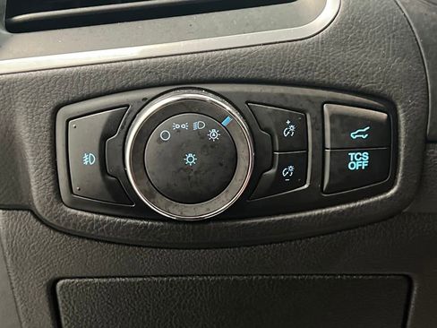 Used 2024 Ford Edge Titanium image 39