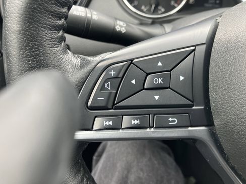 Used 2019 Nissan Rogue SL w/ Premium Package image 23