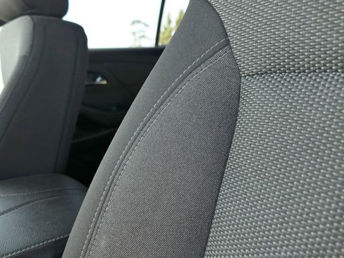 Used 2023 Chevrolet Traverse LT image 9