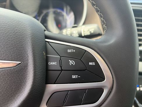 Used 2023 Chrysler Voyager LX FWD image 25