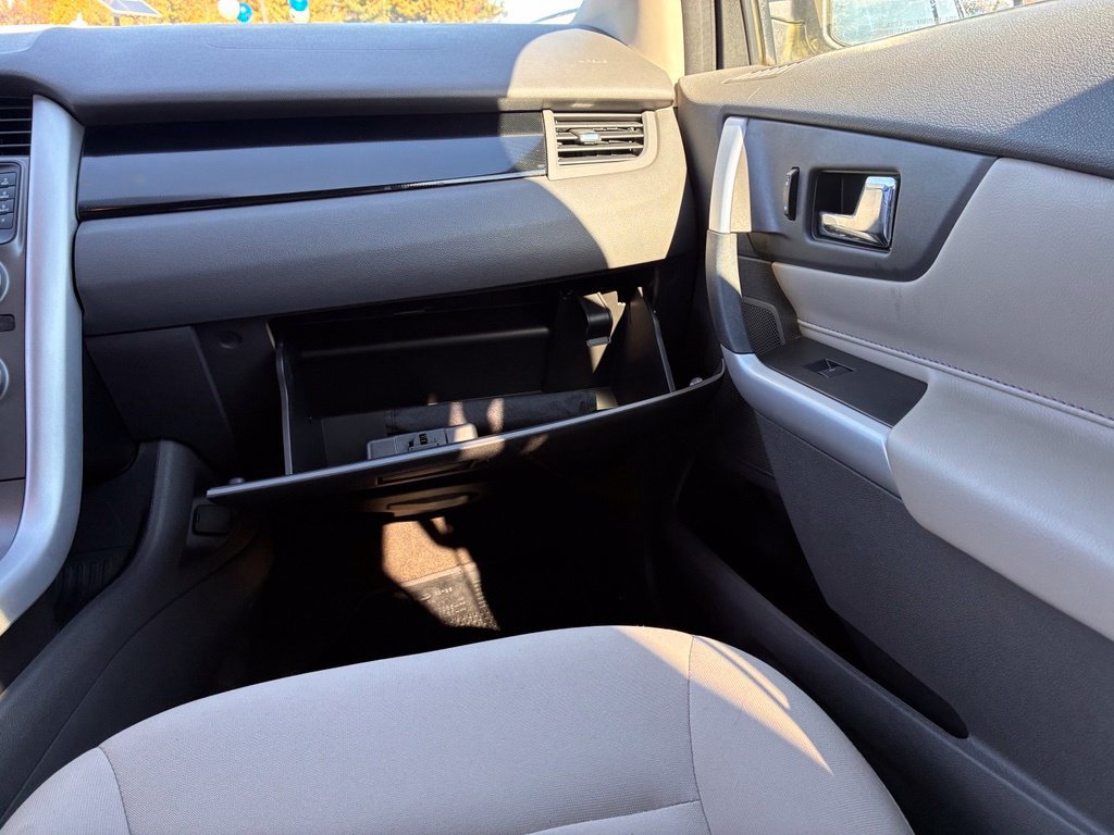 Used 2013 Ford Edge SE FWD image 39