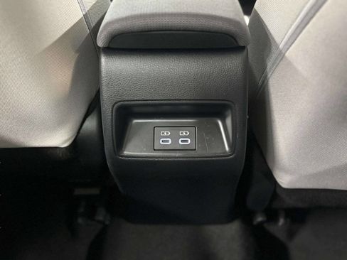 Used 2024 Toyota Corolla LE image 32