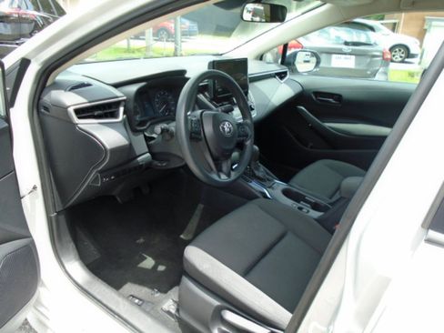 Used 2024 Toyota Corolla LE FWD image 7