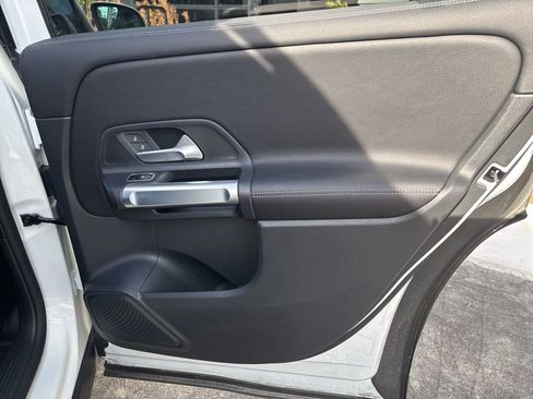 Used 2024 Mercedes-Benz GLB 250 GLB 250 image 18