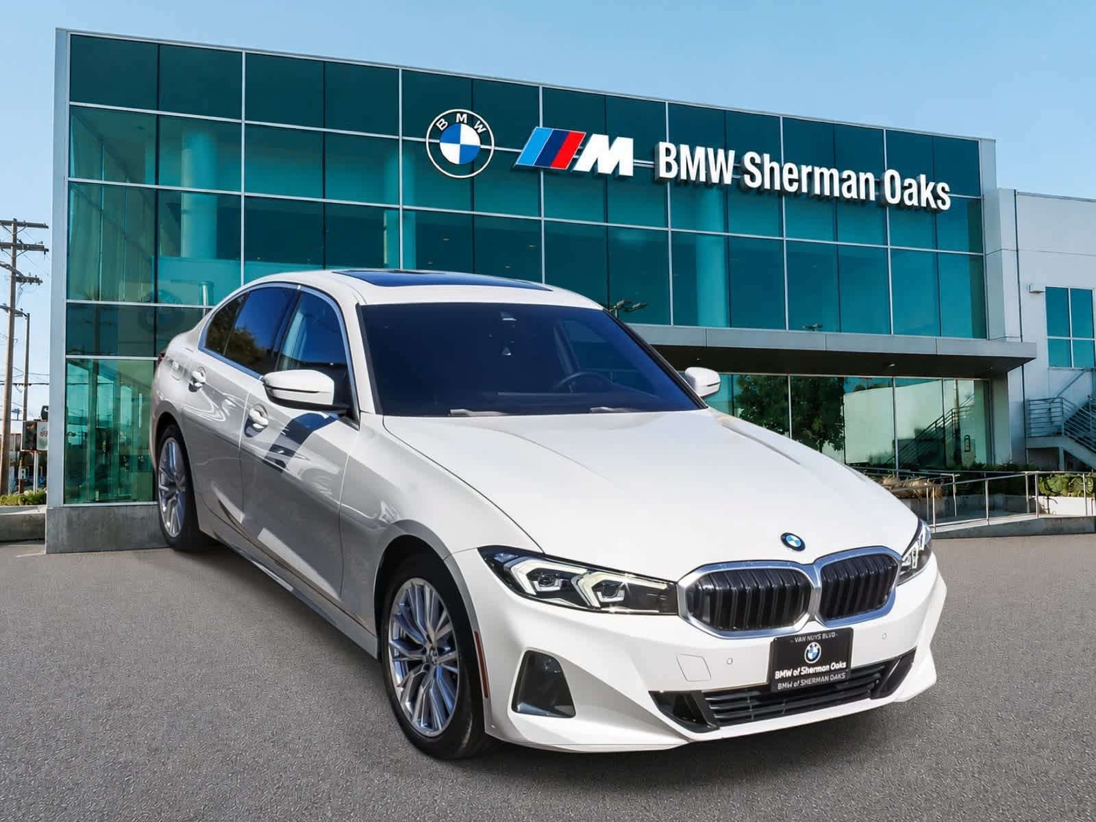 Used 2024 BMW 330i Sedan w/ Premium Package RWD image 6