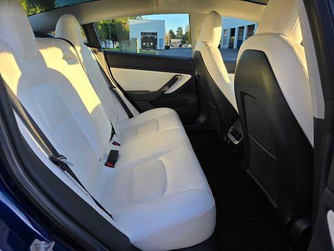 Used 2019 Tesla Model 3 Performance image 12