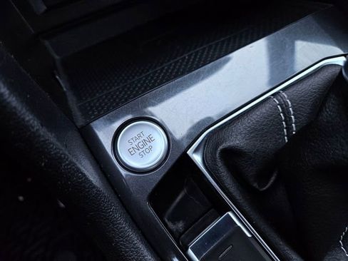 Used 2022 Volkswagen Tiguan SE R-Line image 31