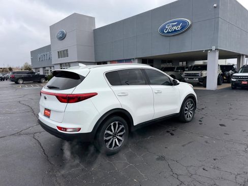 Used 2018 Kia Sportage EX image 3