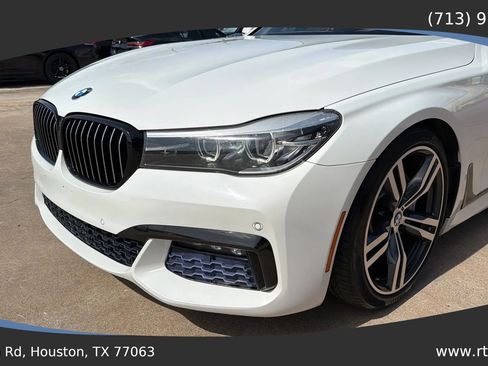 Used 2017 BMW 740i RWD image 13