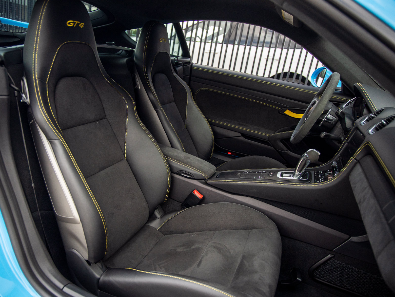 Certified 2021 Porsche 718 Cayman GT4 RWD image 35