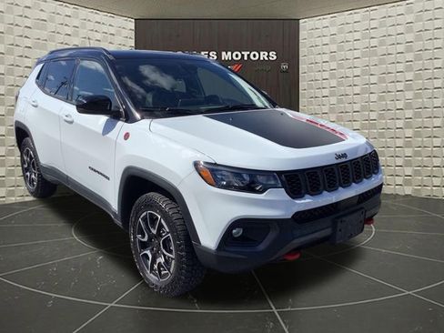 New 2026 Jeep Compass Trailhawk w/ Sun, Sound & Navigation Group image 2
