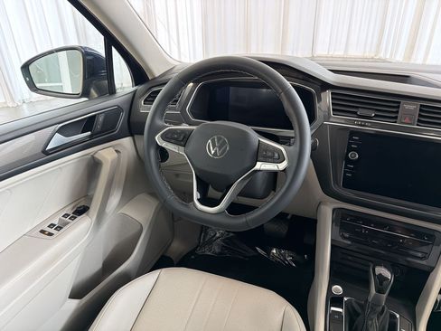 Certified 2023 Volkswagen Tiguan SE FWD image 26