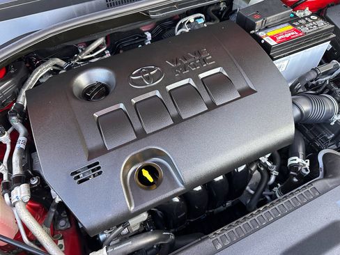 Used 2022 Toyota C-HR XLE image 29