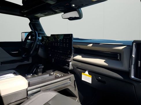 New 2026 GMC Hummer EV 2X image 14