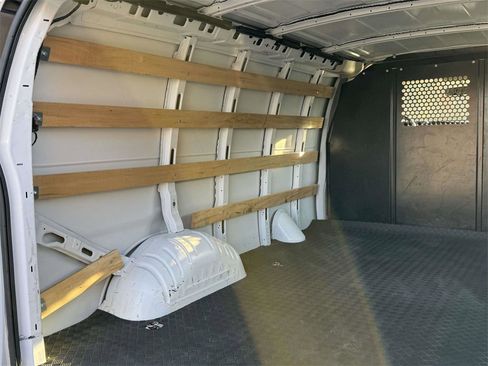 Used 2024 GMC Savana 2500 w/ Driver Convenience Package image 17