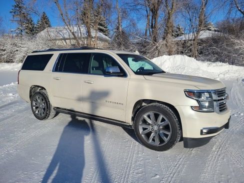 Used 2015 Chevrolet Suburban LTZ image 5