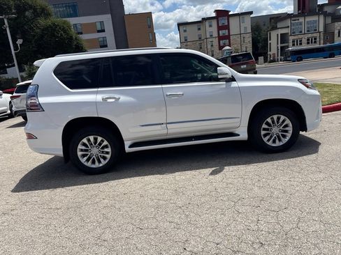 Used 2016 Lexus GX 460 w/ Premium Package AWD/4WD image 6