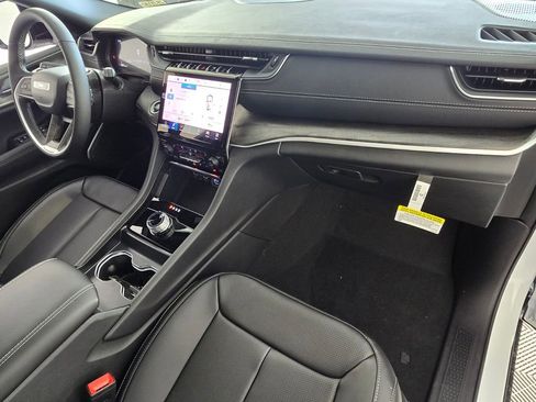 New 2025 Jeep Grand Cherokee L Limited w/ Luxury Tech Group II image 19