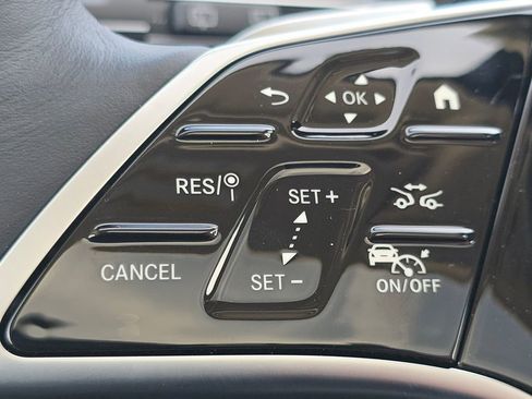 New 2026 Mercedes-Benz GLS 450 4MATIC image 32