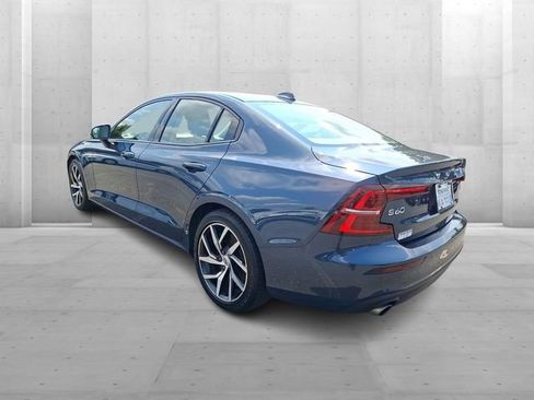 Used 2020 Volvo S60 T6 Momentum AWD/4WD image 4