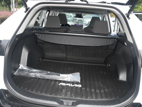 Used 2024 Toyota RAV4 XLE w/ Convenience Package FWD image 17
