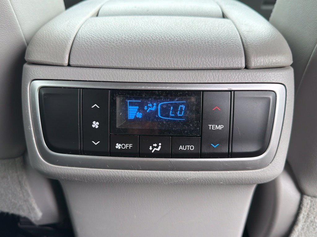 Used 2016 Toyota Highlander Plus AWD/4WD image 26
