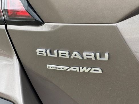 Used 2024 Subaru Outback Premium AWD/4WD image 32