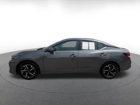 Used 2025 Nissan Sentra SV FWD image 9