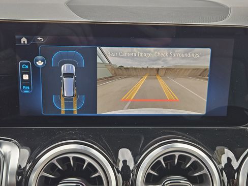 Certified 2025 Mercedes-Benz GLB 250 image 18