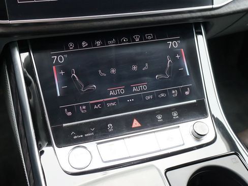 Used 2019 Audi Q8 Prestige w/ Luxury Package AWD/4WD image 27