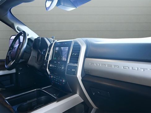 Used 2018 Ford F250 Lariat w/ Lariat Ultimate Package image 31