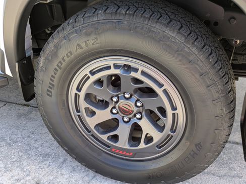 Used 2025 Nissan Frontier Pro-X w/ Tow Package RWD image 9