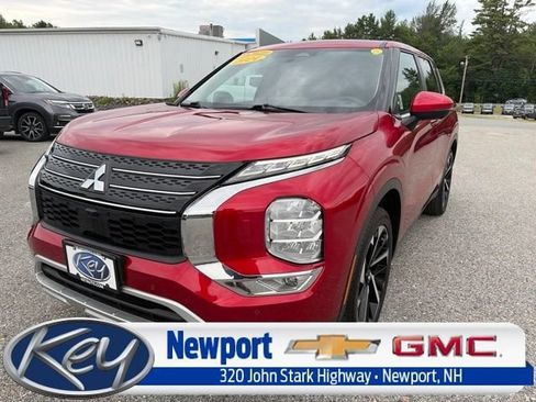 Used 2024 Mitsubishi Outlander SE AWD/4WD image 1