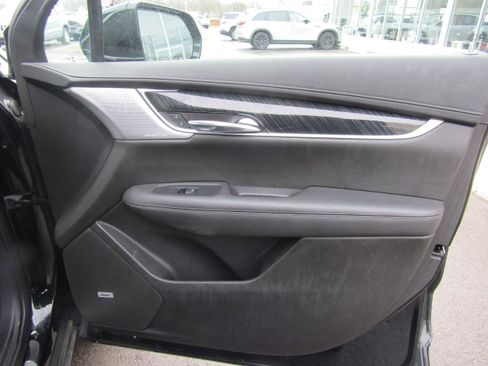 Used 2020 Cadillac XT6 Premium Luxury image 26