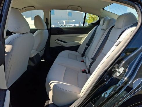 Used 2025 Nissan Altima 2.5 SV FWD image 10