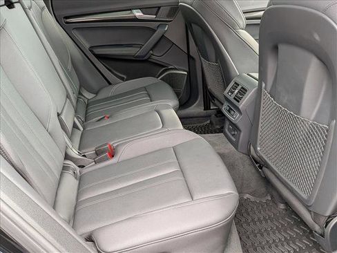 Used 2025 Audi SQ5 Prestige AWD/4WD image 21