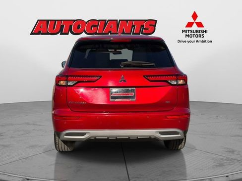 Used 2024 Mitsubishi Outlander SE image 3