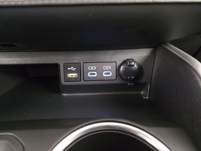 Used 2022 Toyota Highlander XLE AWD/4WD image 26
