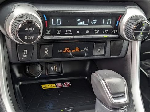 Used 2023 Toyota RAV4 XSE AWD/4WD image 16