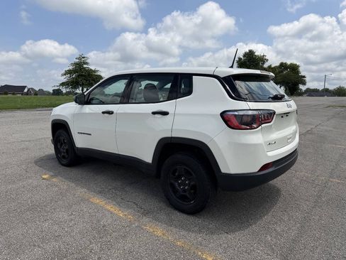 Used 2018 Jeep Compass Sport AWD/4WD image 3