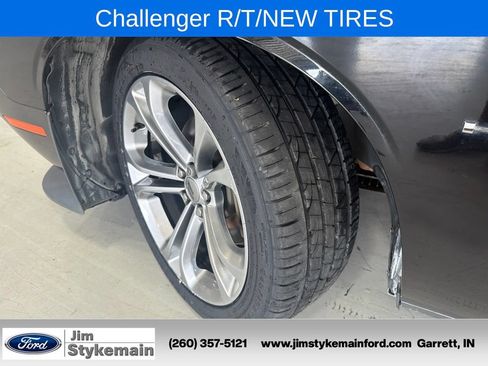 Used 2020 Dodge Challenger R/T RWD image 4