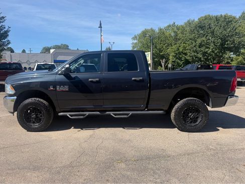 Used 2018 RAM 2500 Tradesman w/ Chrome Appearance Group AWD/4WD image 5