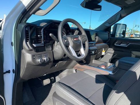 New 2025 GMC Sierra 2500 SLT w/ SLT Convenience Package AWD/4WD image 15